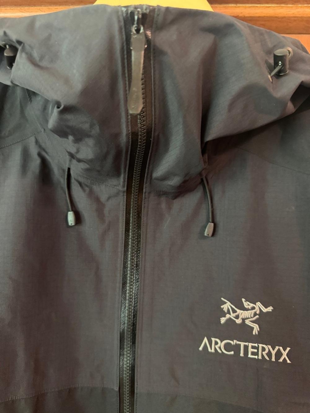 Arc'teryx Men's Beta LT Hybrid (Half LT half SL) XL - Picture 2 of 8